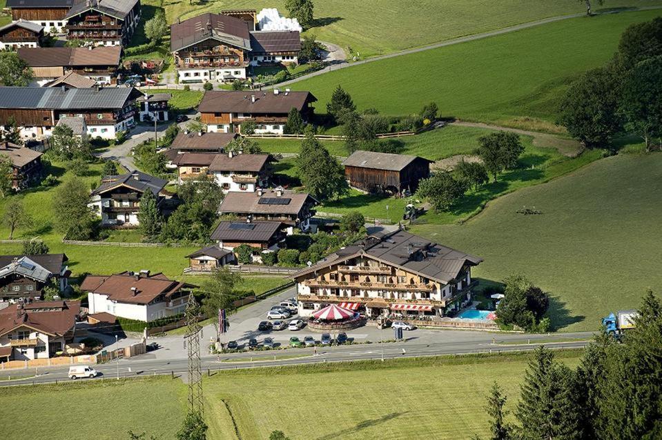 Ferienhotel Alpenhof Aurach bei Kitzbuehel Exterior photo