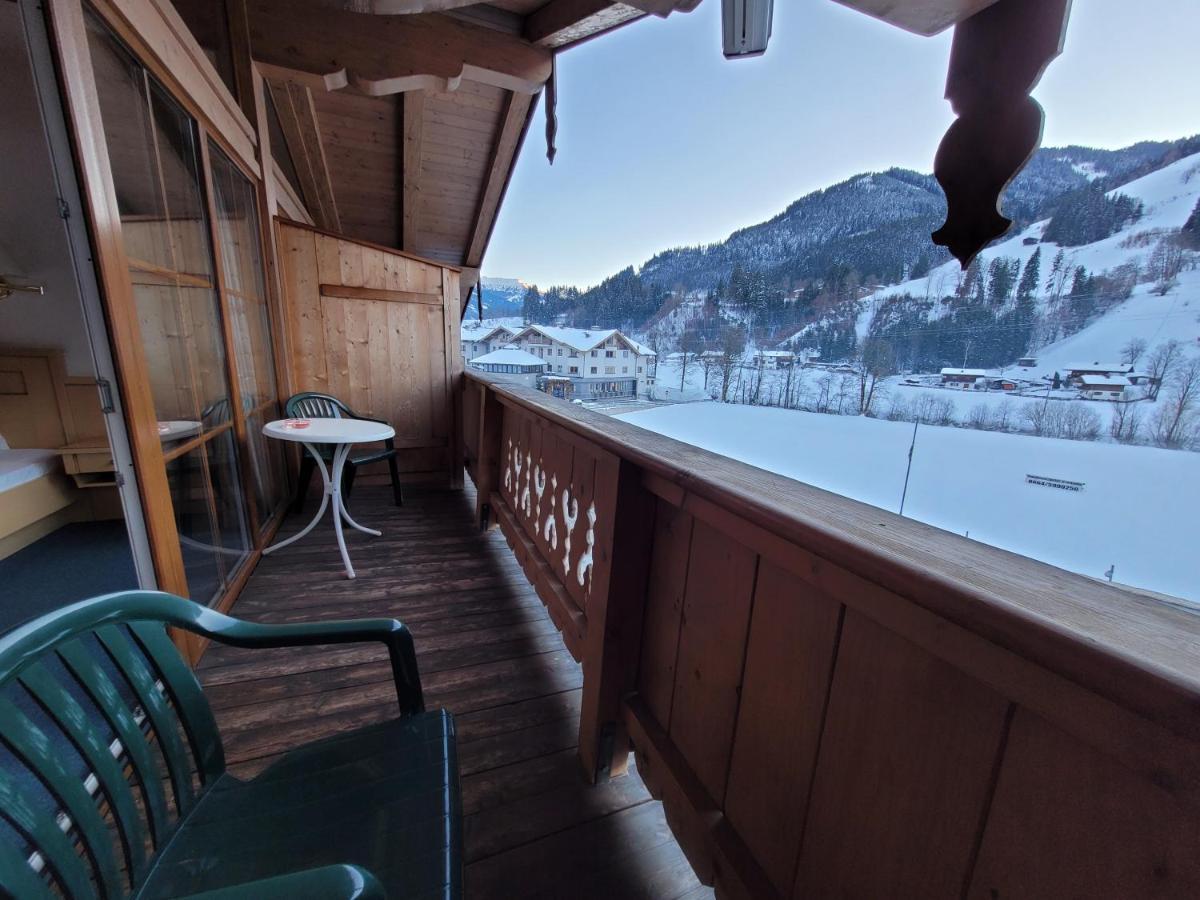Ferienhotel Alpenhof Aurach bei Kitzbuehel Exterior photo