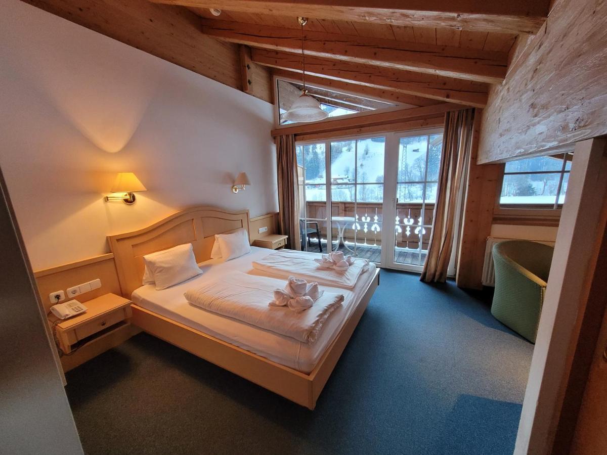 Ferienhotel Alpenhof Aurach bei Kitzbuehel Exterior photo